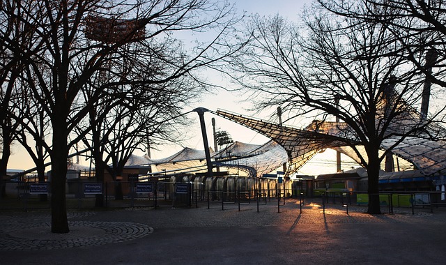 并影响整个 并影响整个